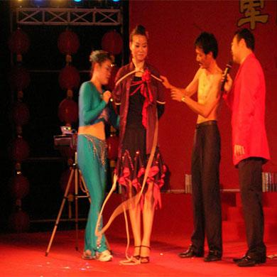 深圳著名美女魔術師莎娜